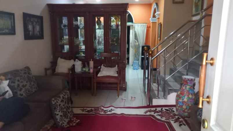 dijual rumah istana regency 1 blok d3 nomor 3