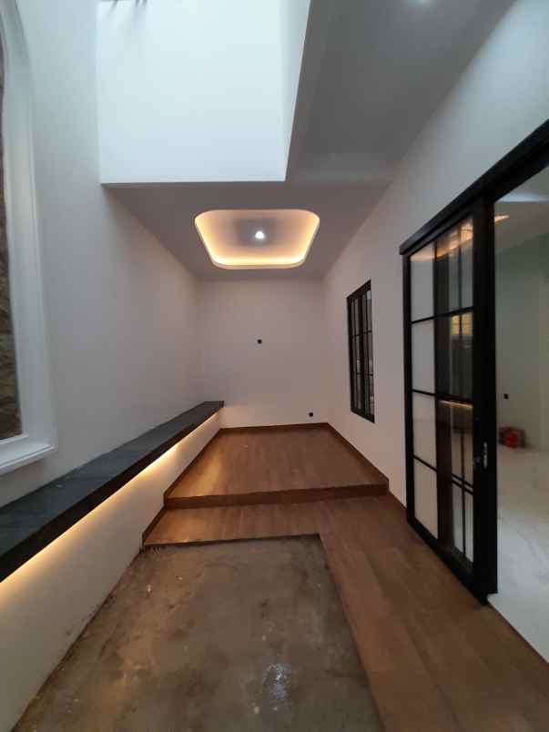 dijual rumah jagakarsa