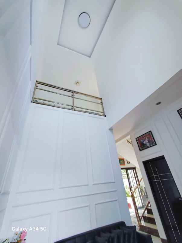 dijual rumah jajar laweyan surakarta