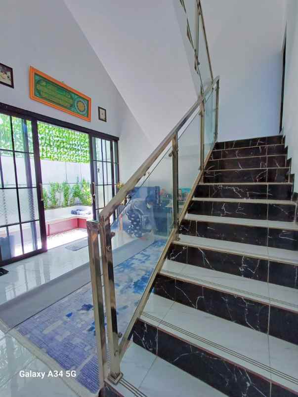 dijual rumah jajar laweyan surakarta