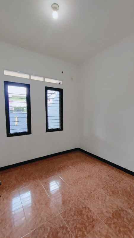 dijual rumah jalan aria putra ciputat