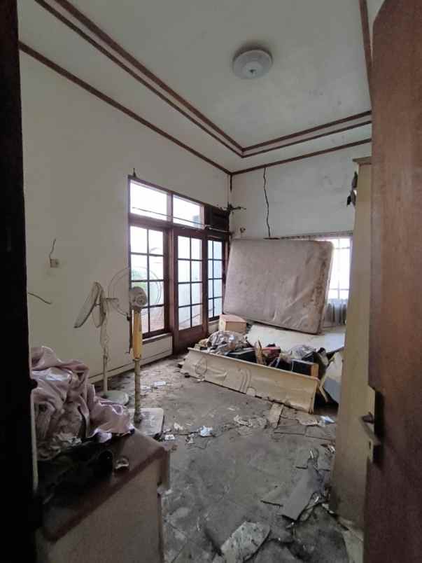 dijual rumah jalan cempaka putih timur