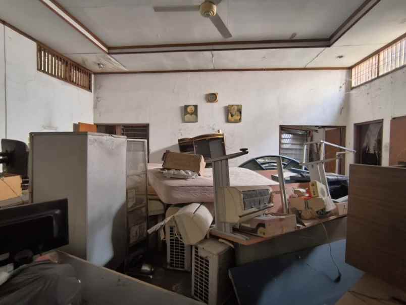 dijual rumah jalan cempaka putih timur