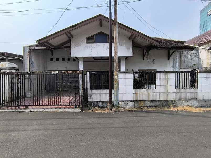 dijual rumah jalan cempaka putih timur