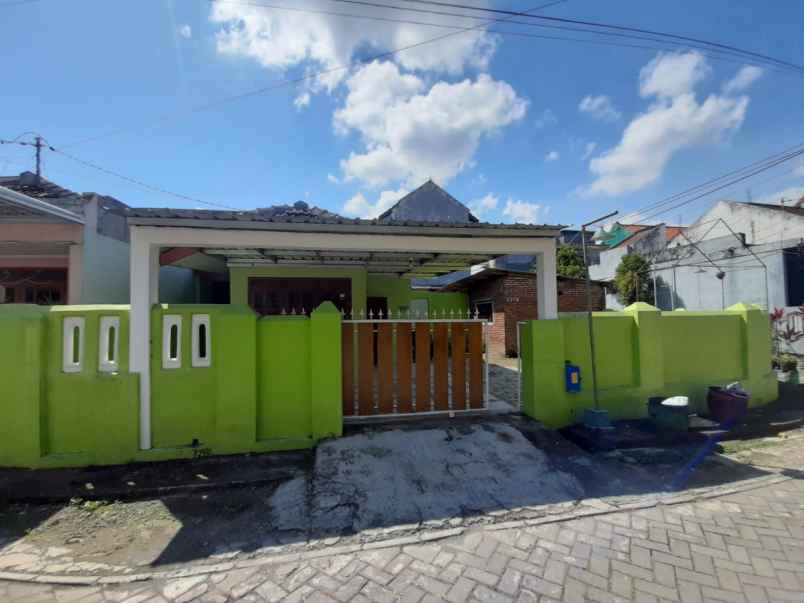 dijual rumah jalan danau kelimutu kel