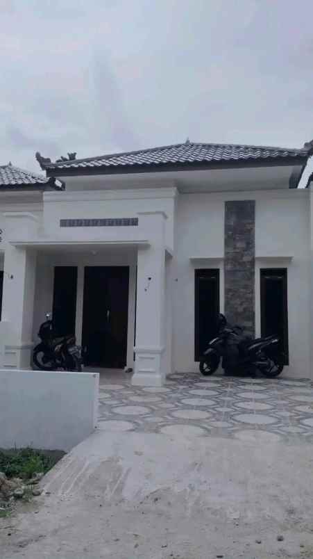 dijual rumah jalan gatot subroto di