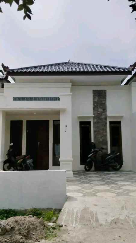 dijual rumah jalan gatot subroto di