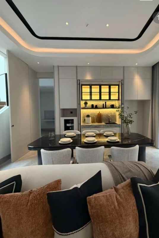 dijual rumah jalan graha famili