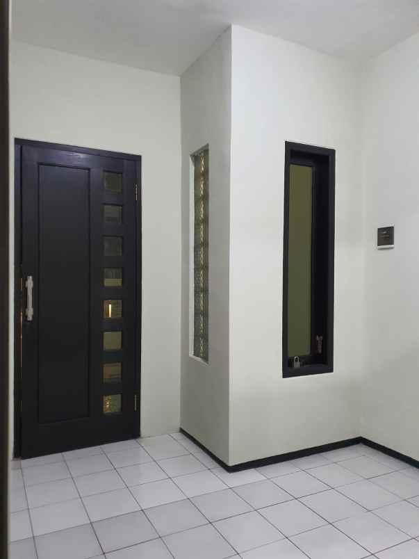 dijual rumah jalan griya pesona asri