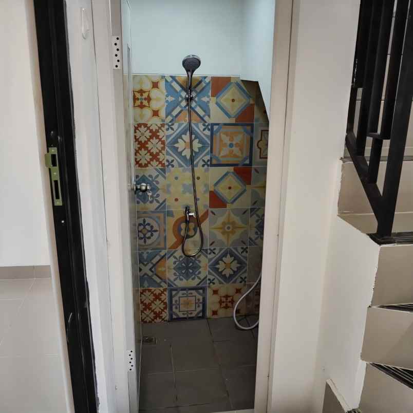 dijual rumah jalan h japat sukmajaya depok