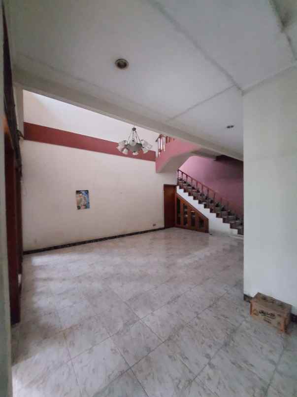 dijual rumah jalan kemiri beji kota depok