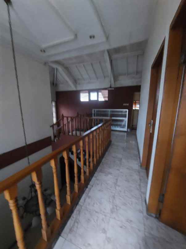 dijual rumah jalan kemiri beji kota depok