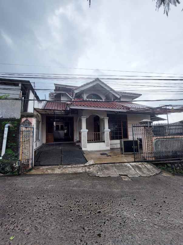 dijual rumah jalan kemiri beji kota depok