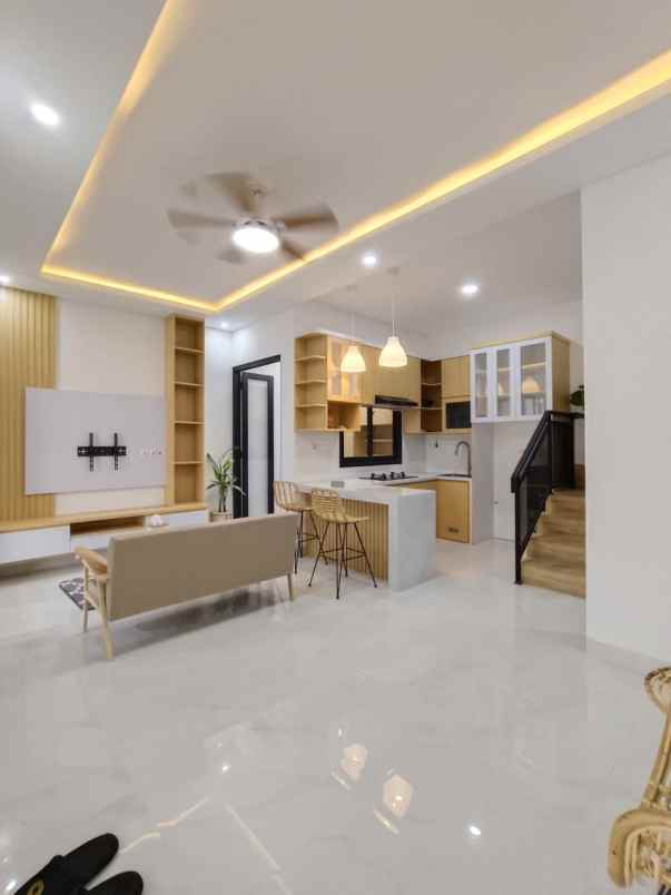 dijual rumah jalan komplek marinir