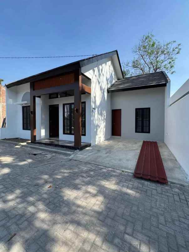 dijual rumah jalan magelang pasar sleman