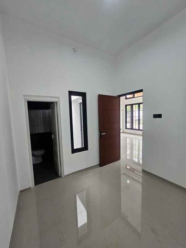 dijual rumah jalan magelang pasar sleman