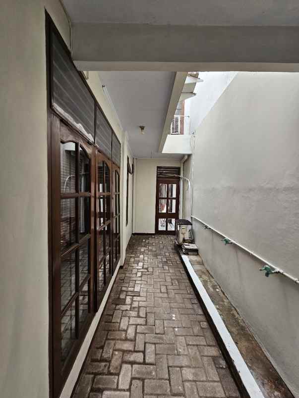 dijual rumah jalan mampang prapatan viii