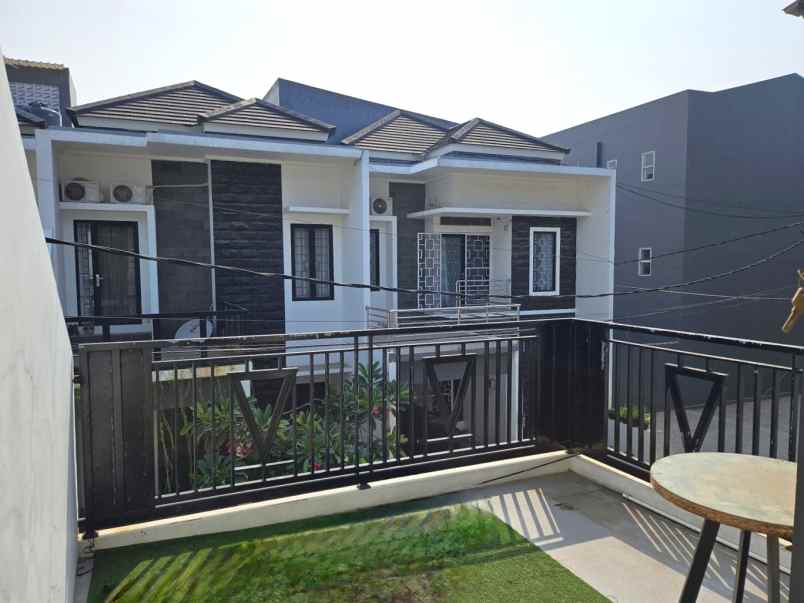 dijual rumah jalan mutiara gading city