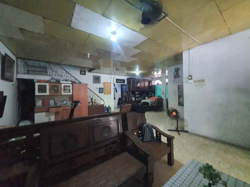 dijual rumah jalan pulo asem timur