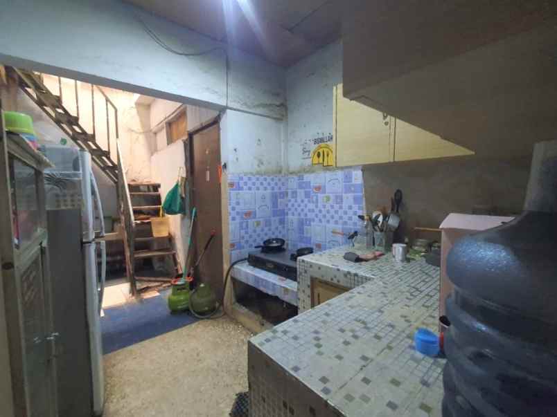 dijual rumah jalan pulo asem timur