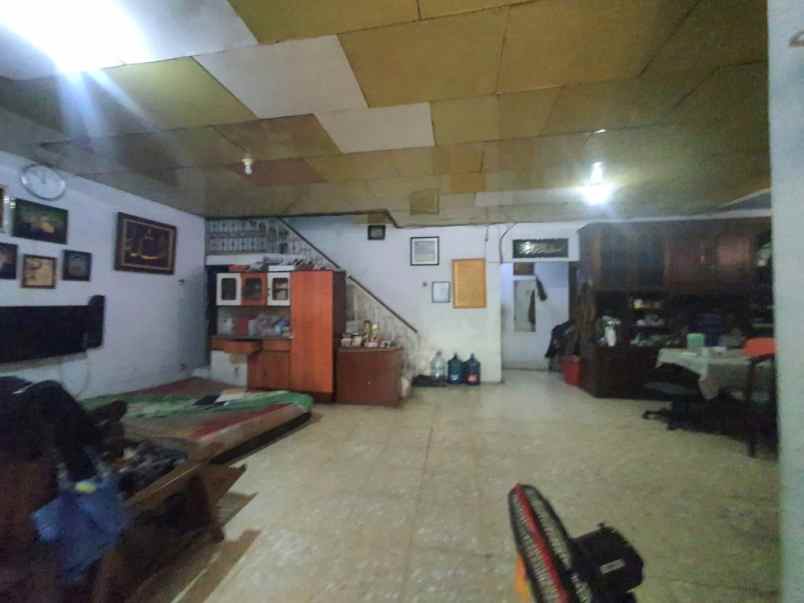 dijual rumah jalan pulo asem timur