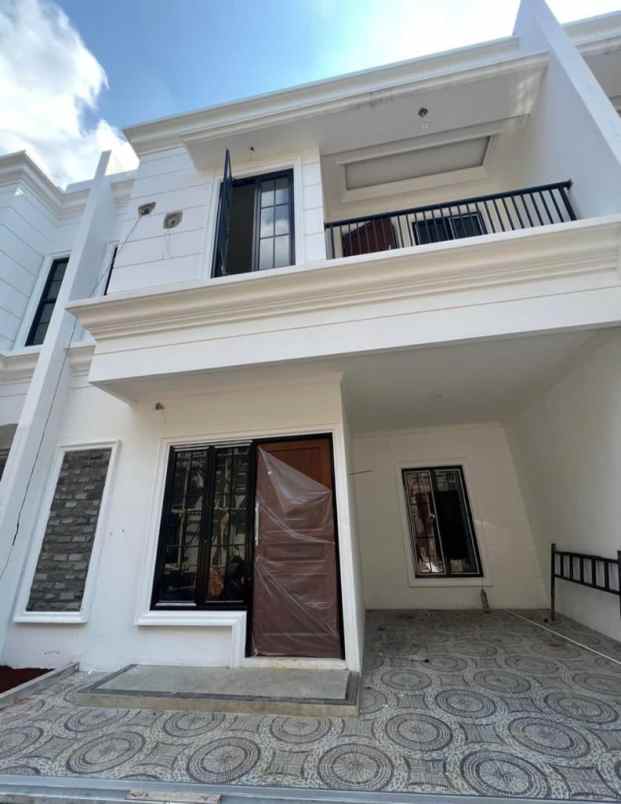 dijual rumah jalan raya cilodong