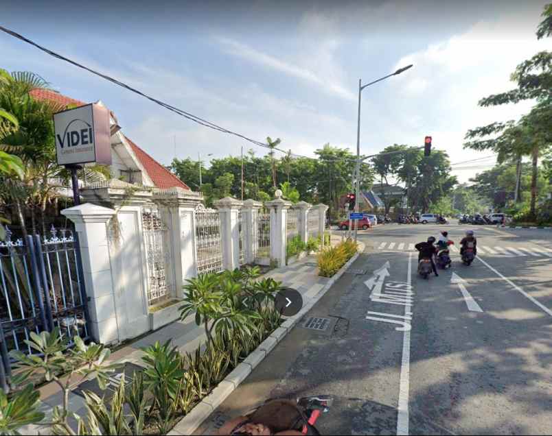 dijual rumah jalan raya diponegoro