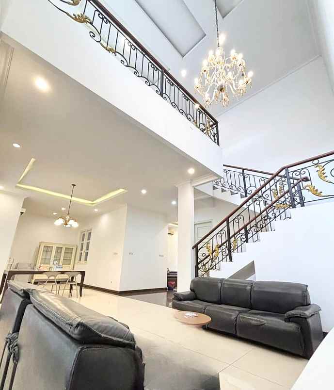 dijual rumah jalan raya fatmawati