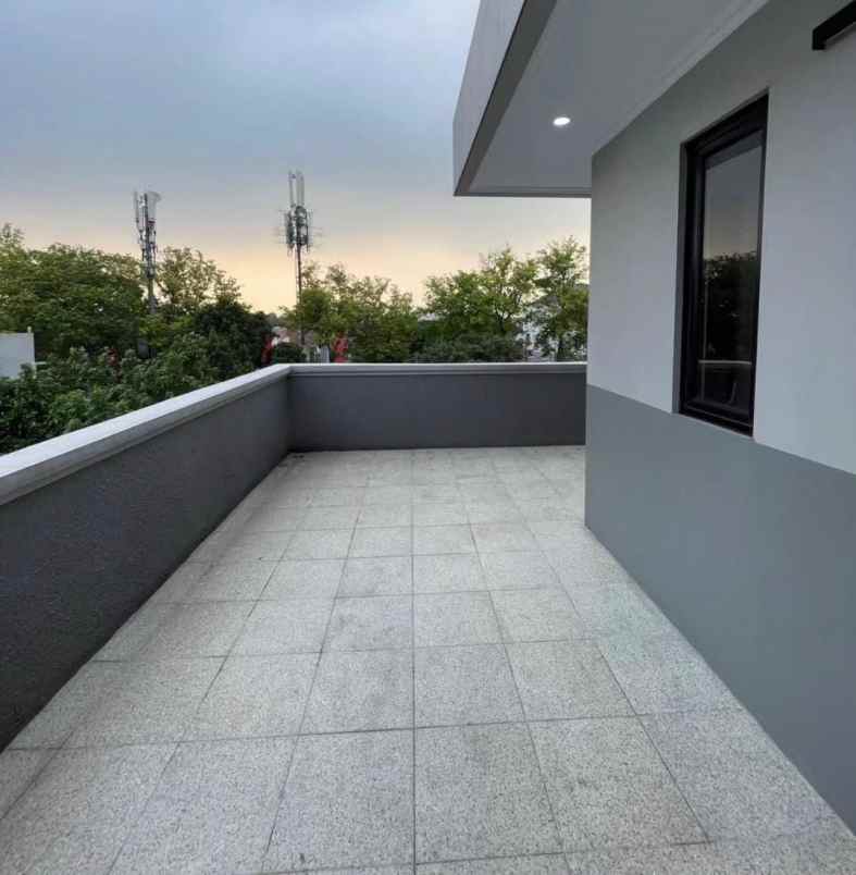 dijual rumah jalan raya jagakarsa