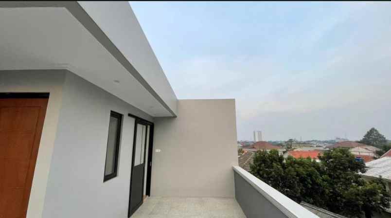 dijual rumah jalan raya jagakarsa