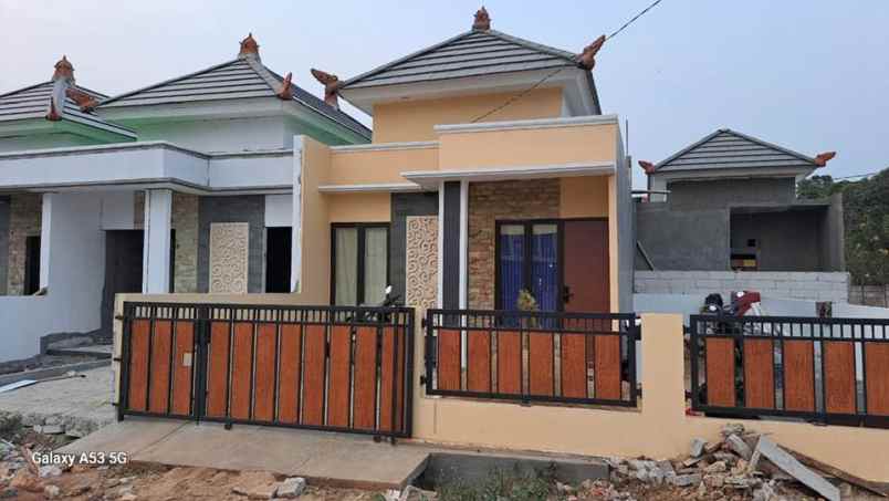 dijual rumah jalan raya lubang buaya bekasi