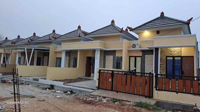 dijual rumah jalan raya lubang buaya bekasi