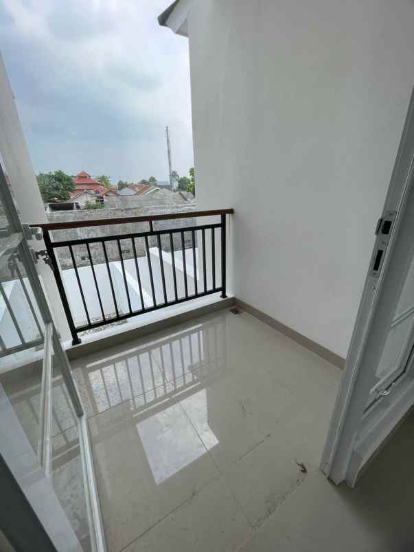 dijual rumah jalan sawo