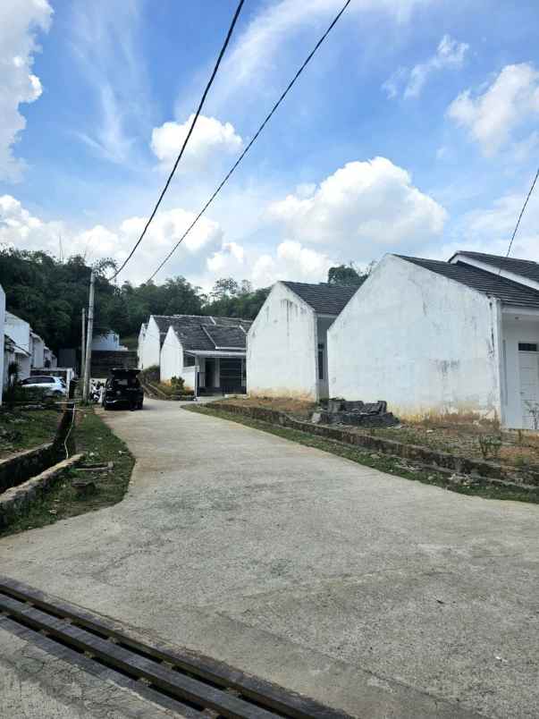 dijual rumah jalan sayang dekat ke alun