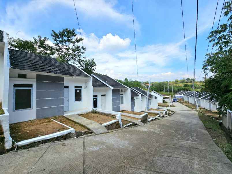 dijual rumah jalan sayang dekat ke alun