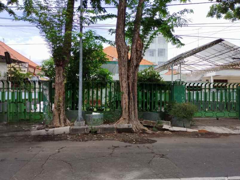 dijual rumah jalan slamet