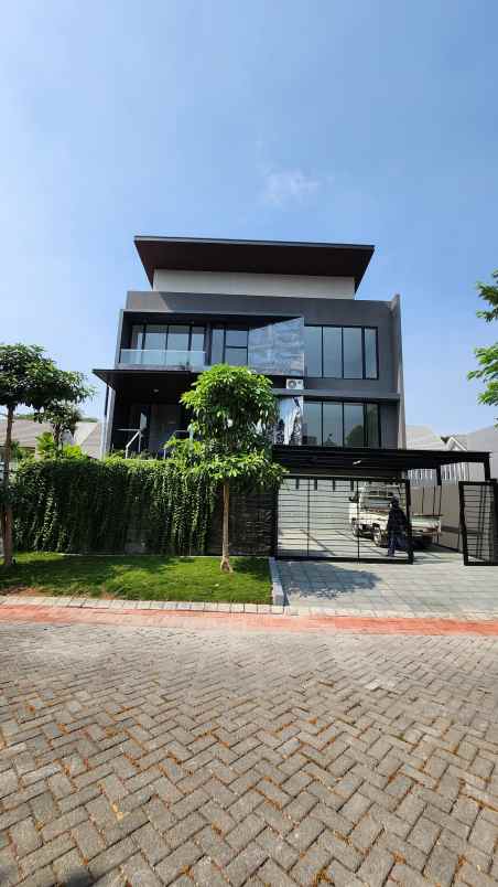 dijual rumah jalan somerset