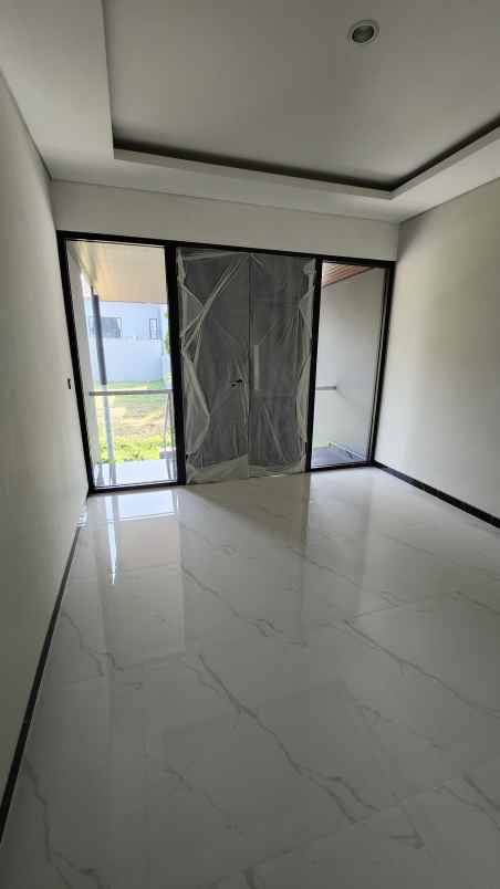 dijual rumah jalan somerset