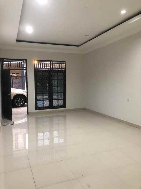 dijual rumah jalan sosial