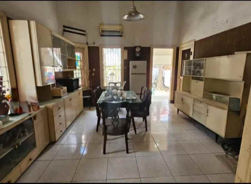 dijual rumah jalan wr supratman