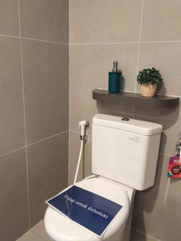 dijual rumah jalan zona eropa boulevard