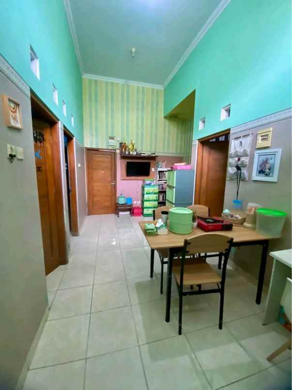 dijual rumah jambidan