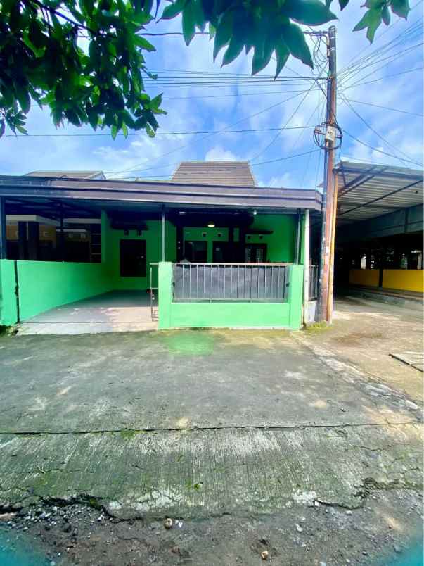 dijual rumah jambidan