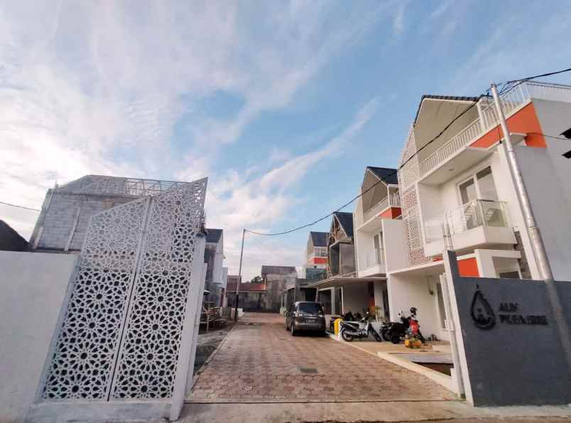 dijual rumah jatibening kec pd gede