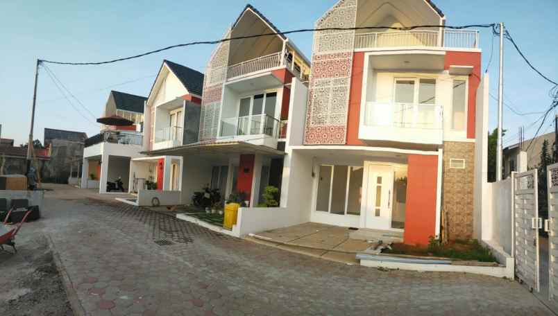 dijual rumah jatibening kec pd gede