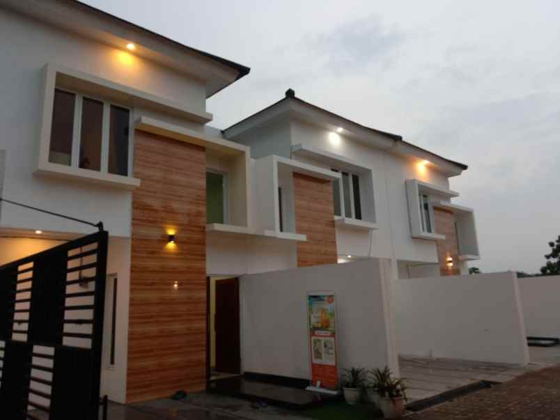 dijual rumah jatiluhur