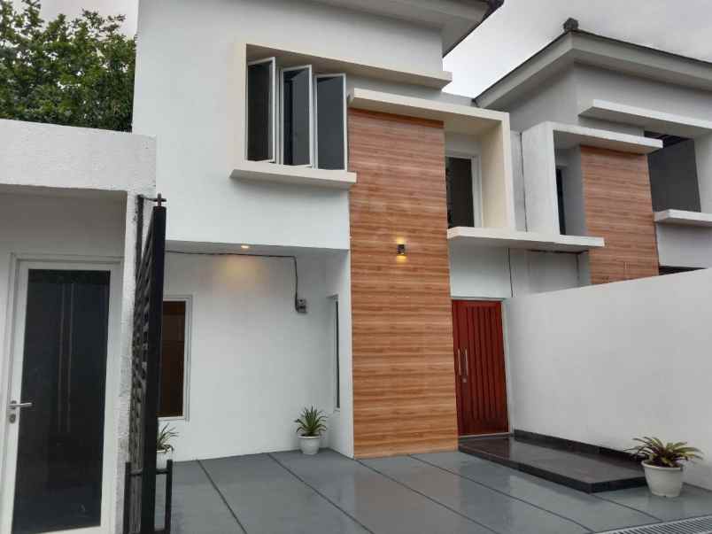 dijual rumah jatiluhur