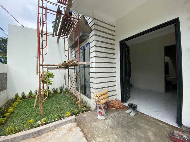 dijual rumah jatinegara