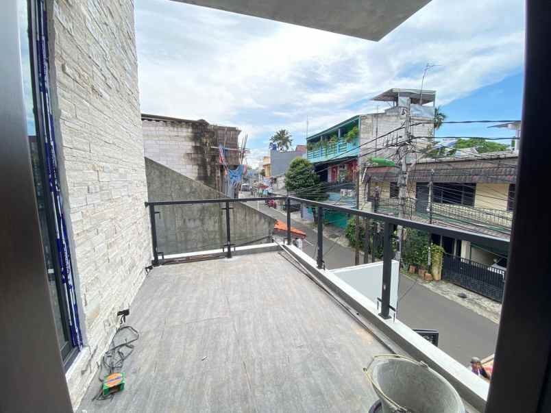 dijual rumah jatinegara