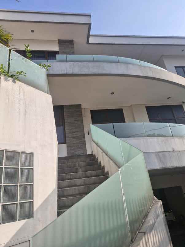 dijual rumah jatinegara